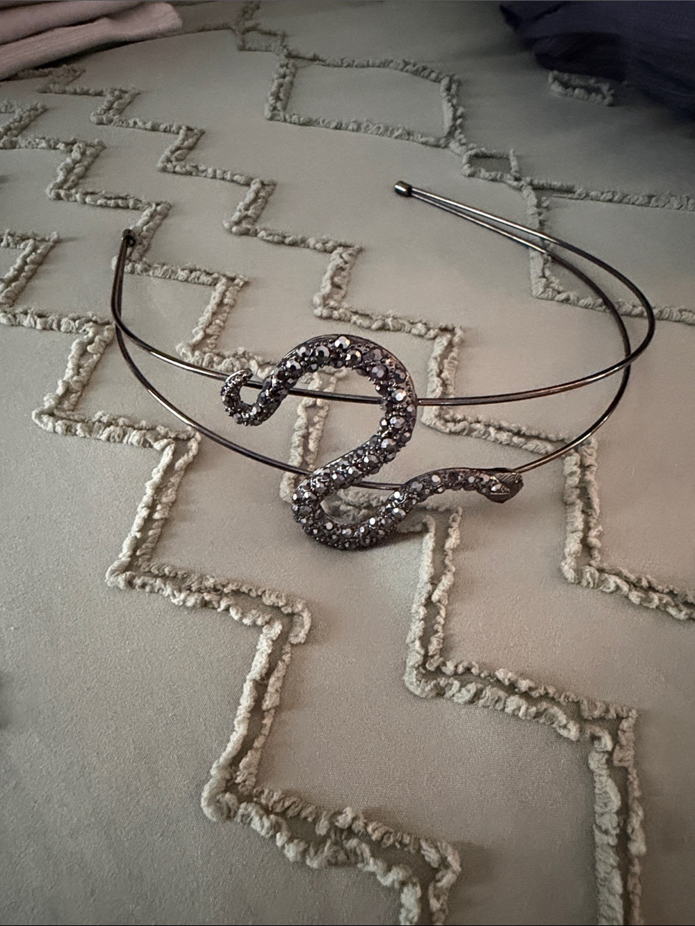 Sparkling Silver Snake Headband - Women's Fashion Accessory